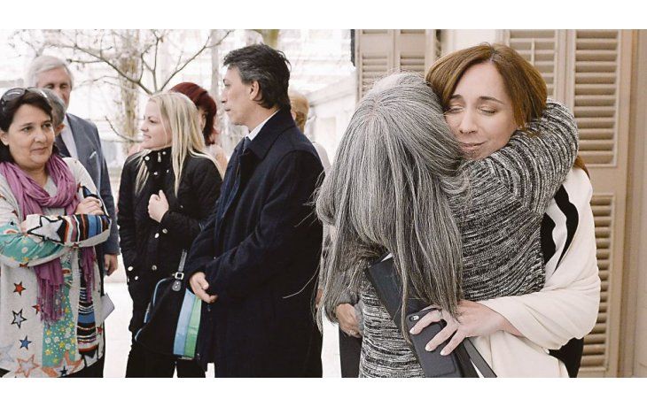 ámbito.com | recorrida. María Eugenia Vidal y el intendente de La Plata, Julio Garro, en la Casa del Niño “Dr. Juan Mariezcurrena” de la localidad de Abasto.