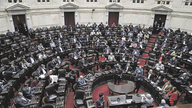 busca doblete. La gestión de Cecilia Moreau en Diputados ya realizó una sesión de urgencia por el atentado contra Cristina de Kirchner. Pasado mañana irá Manzur, pero la clave será si avanza el jueves un combo impositivo.