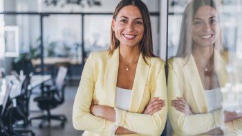 santander potencia el liderazgo femenino con una nueva edicion de becas santander women | w50