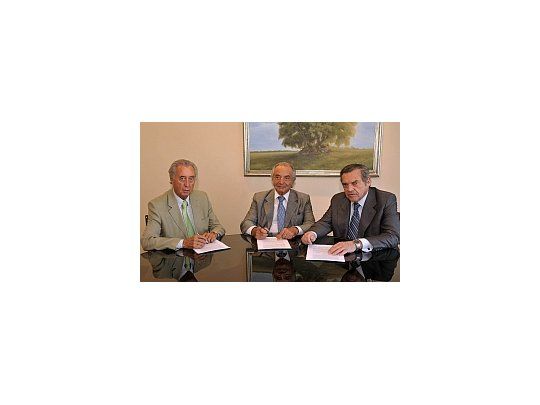 Osvaldo Cornide, de la CAME, Armando Cavalieri, del SEC, y Carlos de la Vega, de la CAC.