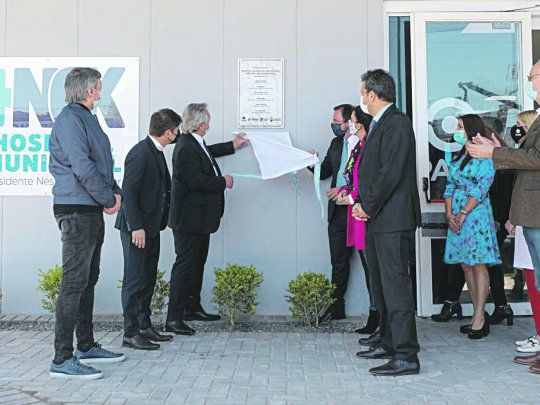 Compañeros. Junto a Máximo, Kicillof, Massa y Sujarchuk, el Presidente puso en marcha el Hospital “Néstor Kirchner”, en Escobar.&nbsp;