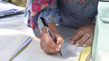Un total de 2.577 vecinos de 12 distritos firmaron esta semana las escrituras de sus viviendas.
