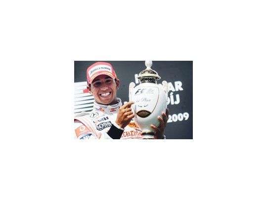 Tarde pero seguro, Hamilton se reencontró con la victoria tras la conseguida el año pasado, en China.
