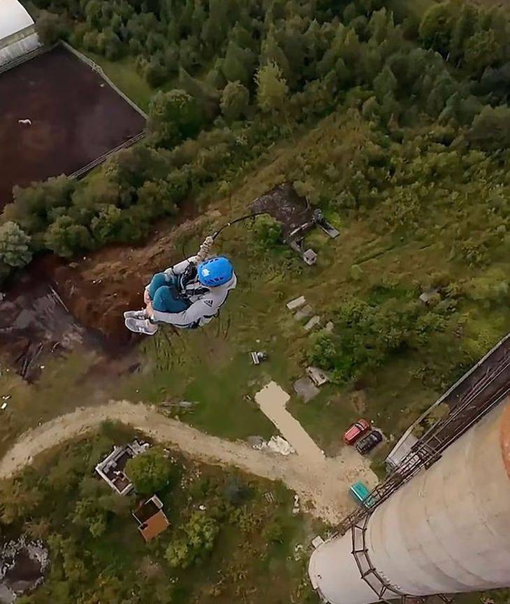 The 45 woman fell into the void and died under the gaze of her 23 -year -old Nikita Nikita. The 45 woman fell into the void and died under the gaze of her 23 -year -old Nikita Nikita.