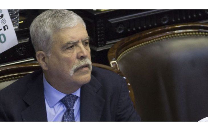 Este martes, la Justicia ordenó la detención de once personas, entre las que aparecen un exjefe de Aduana y del cuñado del ex ministro de Planificación Julio De Vido, en una causa por supuesto contrabando denominada como la mafia de los contenedores.