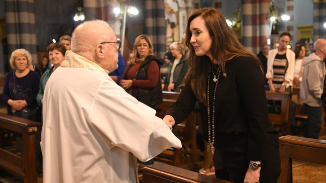 La vicepresidencia prefirió ir a la Basílica María Auxiliadora y San Carlos en Almagro, en CABA, para homenajear al papa Francisco.