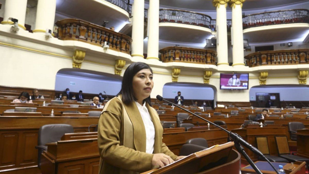 Fujimorism dismisses the Minister of Labor for a strike that generated millionaire losses