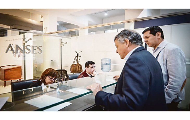 ámbito.com | gestiones. El chaqueño Domingo Peppo y el ministro Cristian Ocampo buscaron acelerar el proceso en ANSES..