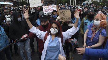 Incidentes en el Obelisco en una marcha de manifestantes anticuarentena