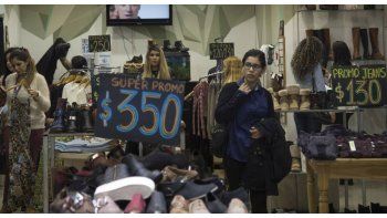 ámbito.com | Sinceramiento para tarjetas: asociaciones de consumidores advierten que precios no bajarán