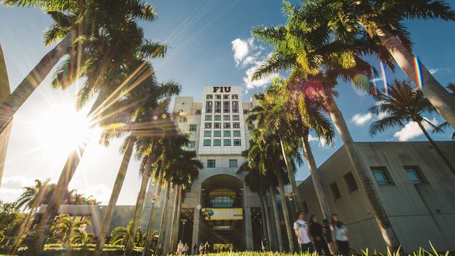 La Universidad Internacional de Florida llega a Uruguay a través del Centro Adam Smith.