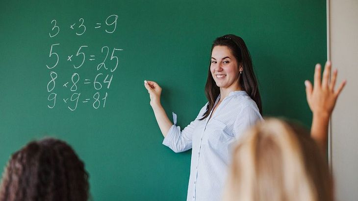 Some private institutions anticipate the beginning of the school cycle to comply with international programs. Some private institutions anticipate the beginning of the school cycle to comply with international programs.
