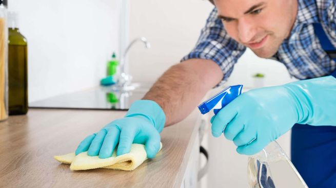 Especialistas explican por qué algunas personas recurren constantemente a la limpieza.