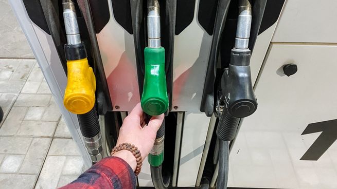 La fuerte diferencia entre gasoil y naftas surge del cálculo técnico de la Ursea, aunque el precio definitivo lo fijará el Poder Ejecutivo.