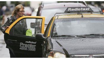 El nuevo valor de la bajada de la ficha será $3,26.