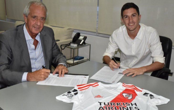 Alivio en River: Nacho Fernández firmó la renovación hasta 2023