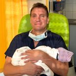 Maxi López recibió a su quinto hijo Lando. Maxi López recibió a su quinto hijo Lando.