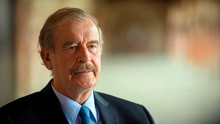 En el año 2000 el presidente electo Vicente Fox anuncia que creará una comisión de transparencia en torno a los hechos de 1968. En el año 2000 el presidente electo Vicente Fox anuncia que creará una comisión de transparencia en torno a los hechos de 1968.
