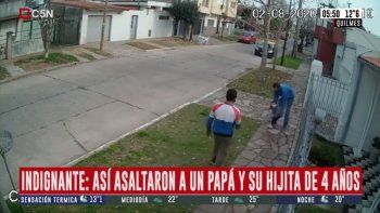 Lascámaras de seguridad lograron registrar uno de los asaltos cometidos por losdelincuentes.