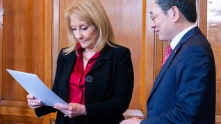 La vicepresidenta Carolina Cosse cree que el viaje de Yamandú Orsi es una oportunidad para la relación bilateral entre Uruguay y China. La vicepresidenta Carolina Cosse cree que el viaje de Yamandú Orsi es una oportunidad para la relación bilateral entre Uruguay y China.