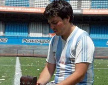 Racing deberá pagar unos 200 millones de pesos por el asesinato del periodista Nicolás Pacheco Racing deberá pagar unos 200 millones de pesos por el asesinato del periodista Nicolás Pacheco