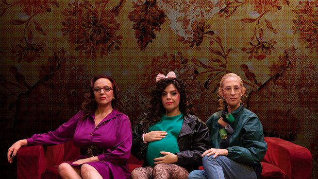  Graciela Stefani, Miriam Odorico y Dalma Maradona, En Timbre 4. 