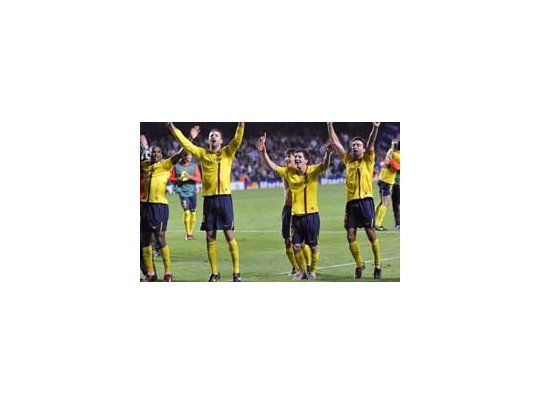 Con la derrota del Real, el Barça acaricia el título.
