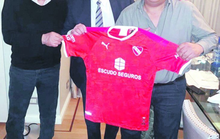 ámbito.com | pag14-15-Moyano.jpg