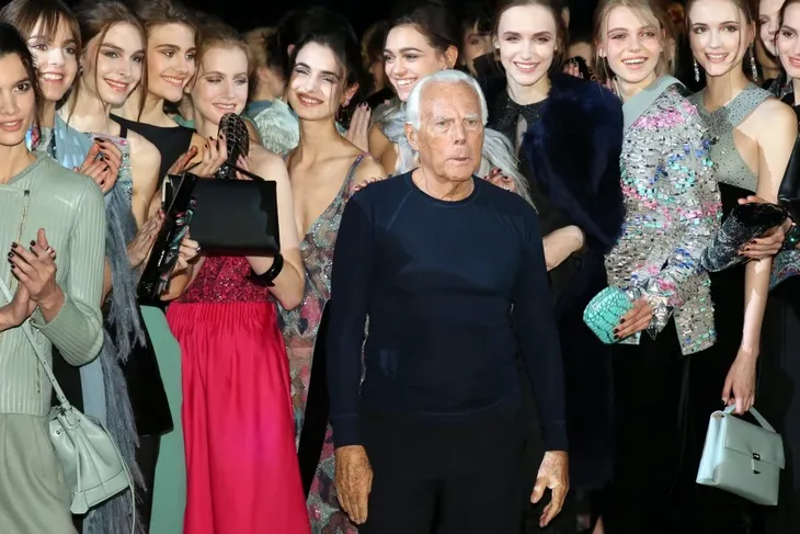Unique, visionary and now also, eternal: Giorgio Armani, in one of his parades. Unique, visionary and now also, eternal: Giorgio Armani, in one of his parades.