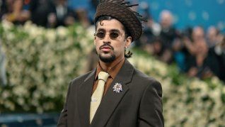 Es uno de los artistas más escuchados en todo el mundo. Es uno de los artistas más escuchados en todo el mundo.