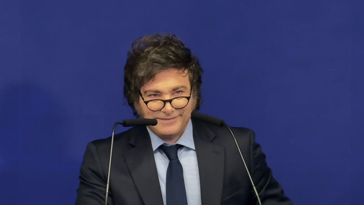 Javier Milei once again criticized Riquelme online after Boca’s defeat against Vélez: “Please leave”