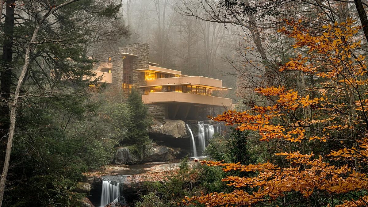 A design that challenges the gravity, symbol of integration between the natural environment and architectural innovation: how is the house of the Frank Lloyd waterfall