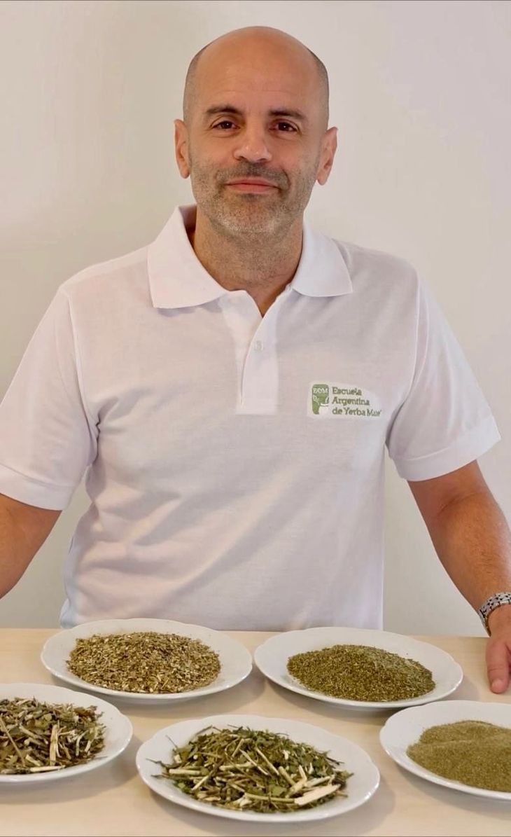 Sommelier Diego Morlachetti, Director de la Escuela Argentina de Yerba Mate. Sommelier Diego Morlachetti, Director de la Escuela Argentina de Yerba Mate.
