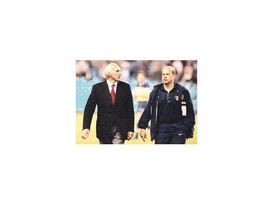Carlos Bianchi y Carlos Ischia juntos. Era la época del Boca multicampeón. Los directivos quieren volverlos a unir, pero la relación de ambos dista mucho de ser la misma de antes.