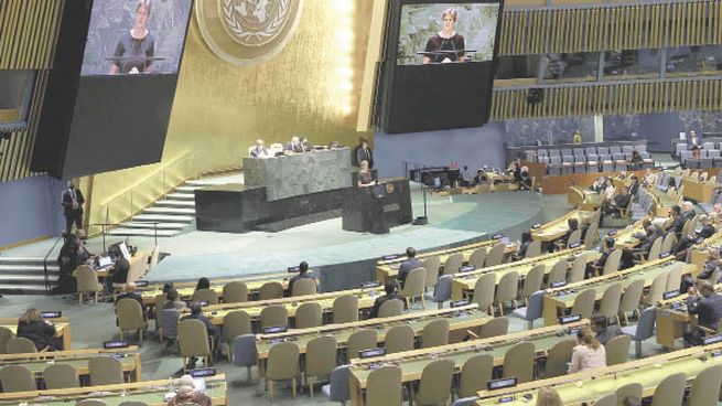 RETÓRICA. Las Naciones Unidas caen demasiado frecuentemente en ejercicios vacíos de retórica debido a su propia estructura, que da poder de veto a potencias enfrentadas.