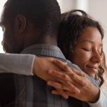 Los abrazos no significan para todos lo mismo, esto explica la psicología. Los abrazos no significan para todos lo mismo, esto explica la psicología.