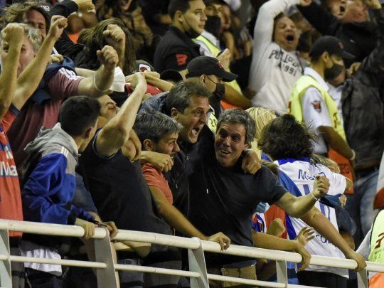 El titular de la Cámara de Diputados, Sergio Massa, fue a la cancha a alentar a Tigre.&nbsp; &nbsp;