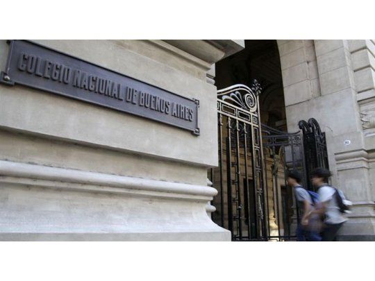 Lo hicieron los padres de la chica de 14 años. La denuncia fue tomada por fiscal federal Mariela Labozzetta de la UFEM.
