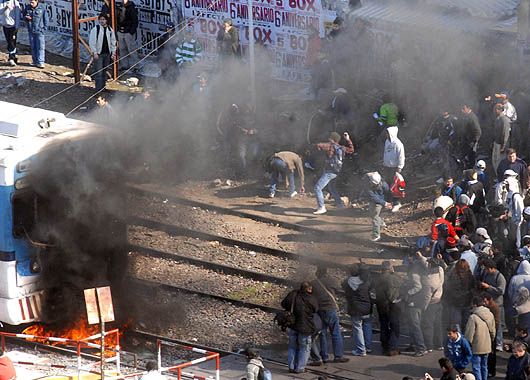 Graves incidentes en Castelar y Merlo por demoras con los trenes (foto 1)