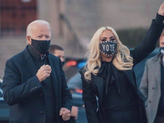 Biden, con Lady Gaga.