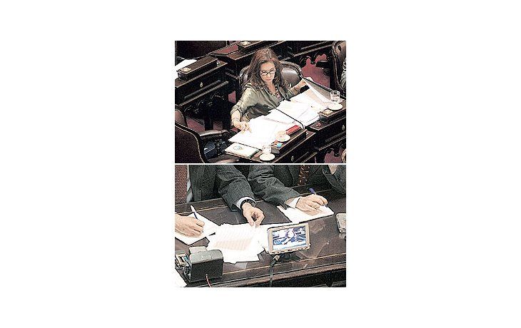 ámbito.com | Cristina de Kirchner,también con superpoderes:cuando defendió lossuperpoderes y la reglamentaciónde decretos denecesidad y urgencia,ocupó dos bancas delSenado para desplegar lospapeles. Un detalle: AlbertoFernández se llevó unpequeño t