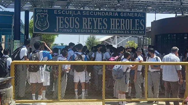 Suspensión de clases en Colima.
