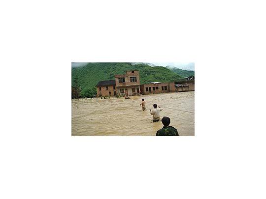 China: las inundaciones en el sur dejan ya más de 70 muertos