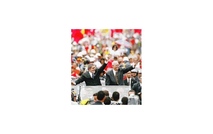 ASUMIÓ LULA: ESPERANZA EN BRASIL, DUDAS EN EL MUNDO