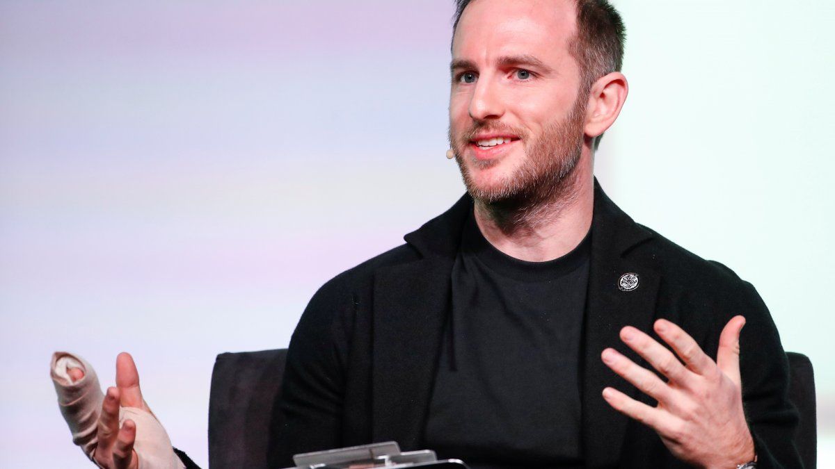 Airbnb co-founder is on a roll: He got  billion richer this year