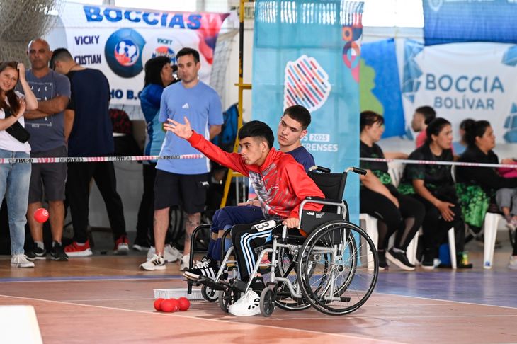 El certamen se realiza en tres instancias: local, regional e interregional. El certamen se realiza en tres instancias: local, regional e interregional.