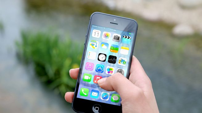 iphone-410311.jpg