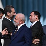 El gobierno paraguayo envió una nota de protesta a Brasil por los dichos de Lula da Silva sobre la guerra de la Triple Frontera. El gobierno paraguayo envió una nota de protesta a Brasil por los dichos de Lula da Silva sobre la guerra de la Triple Frontera.