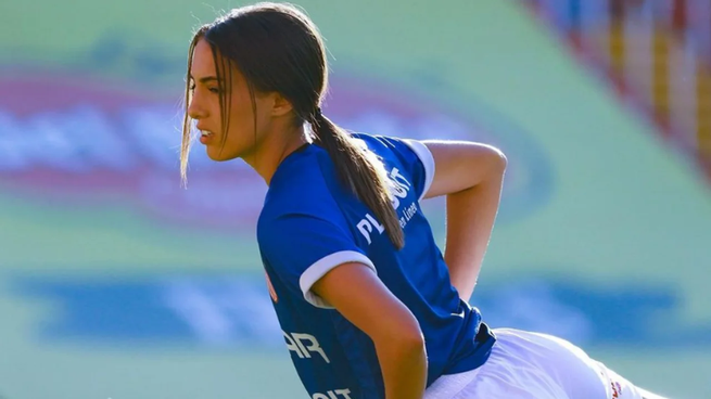 A medida que se prepara para el Clausura 2024, la atención se centra no solo en su desempeño en el campo, sino también en cómo gestionará la dualidad de ser una destacada futbolista y una presencia influyente en el ámbito digital para adultos.