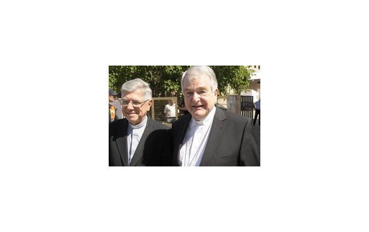 Acompañado por el arzobispo de San Juan de Cuyo, monseñor Alfonso Delgado, el Nuncio apostólico reveló que Gioja tiene buen ánimo, está dispuesto a luchar y quiere ir adelante. (Foto: gentileza www.diarioelzonda.com.ar).